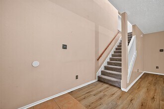 1926 Woodland Hills Dr in Missouri City, TX - Building Photo - Building Photo