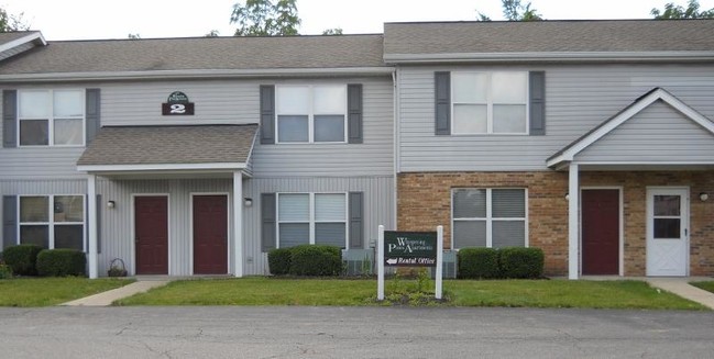 Whispering Pines Apartments in Bellefontaine, OH - Foto de edificio - Building Photo