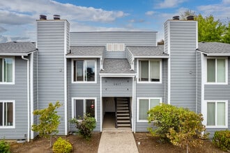 Cascade Crest Condominiums in Vancouver, WA - Building Photo - Building Photo