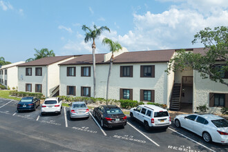 Peppertree Lake Condominiums in St. Petersburg, FL - Building Photo - Building Photo