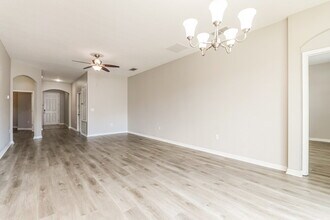 1090 Hermosa Way in Kissimmee, FL - Building Photo - Building Photo