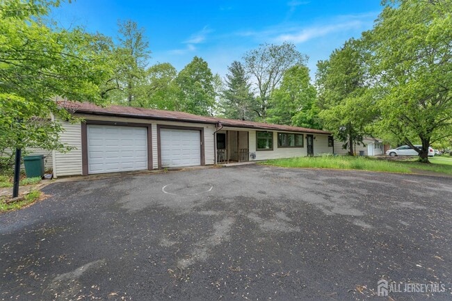 36 Wheeler Rd in Kendall Park, NJ - Building Photo - Building Photo
