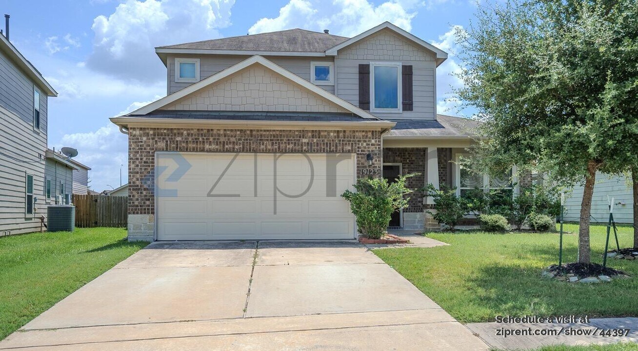 19123 Old Crow Ln in Katy, TX - Building Photo