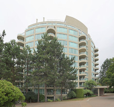 Roche Point Tower in North Vancouver, BC - Building Photo - Primary Photo