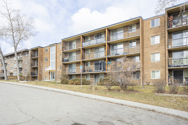 329 1 Av NE in Calgary, AB - Building Photo - Building Photo