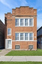 8018 S Harvard Ave in Chicago, IL - Building Photo