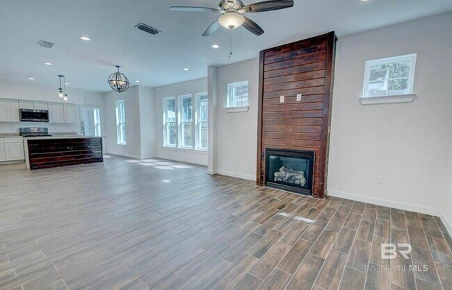 121 White Ave in Fairhope, AL - Building Photo - Building Photo