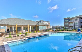 Avion Point in Charlotte, NC - Building Photo