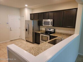 6791 Roundleaf Dr in Jacksonville, FL - Building Photo - Building Photo