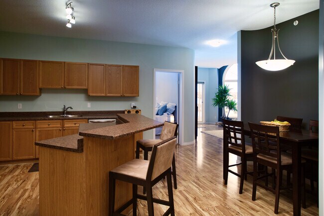 4304-4139 139 Ave NW in Edmonton, AB - Building Photo - Building Photo