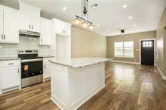 20496 US Hwy 377 in Whitesboro, TX - Building Photo - Building Photo