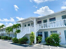 6550 Winfield Blvd in Margate, FL - Building Photo