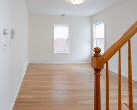 5 Davis Ave, Unit 6 in Brookline, MA - Building Photo - Building Photo