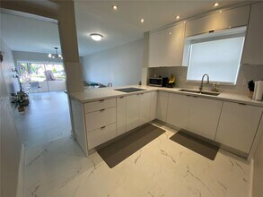 7743 SW 86th St in Miami, FL - Building Photo - Building Photo