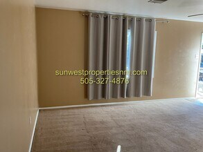 1807 N Cochiti Ave in Farmington, NM - Foto de edificio - Building Photo