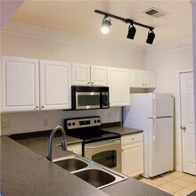5201 Westchester Ridge NE in Atlanta, GA - Foto de edificio - Building Photo
