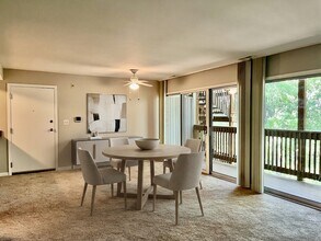 5817 Oakwood Dr in Lisle, IL - Building Photo - Building Photo