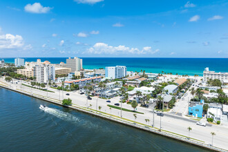 Baker Tower in Hollywood, FL - Building Photo - Building Photo