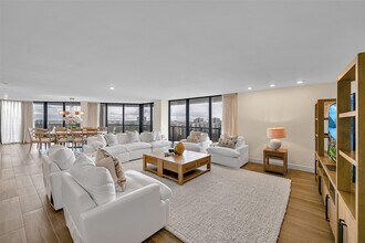 19667 Turnberry Way in Aventura, FL - Building Photo - Building Photo