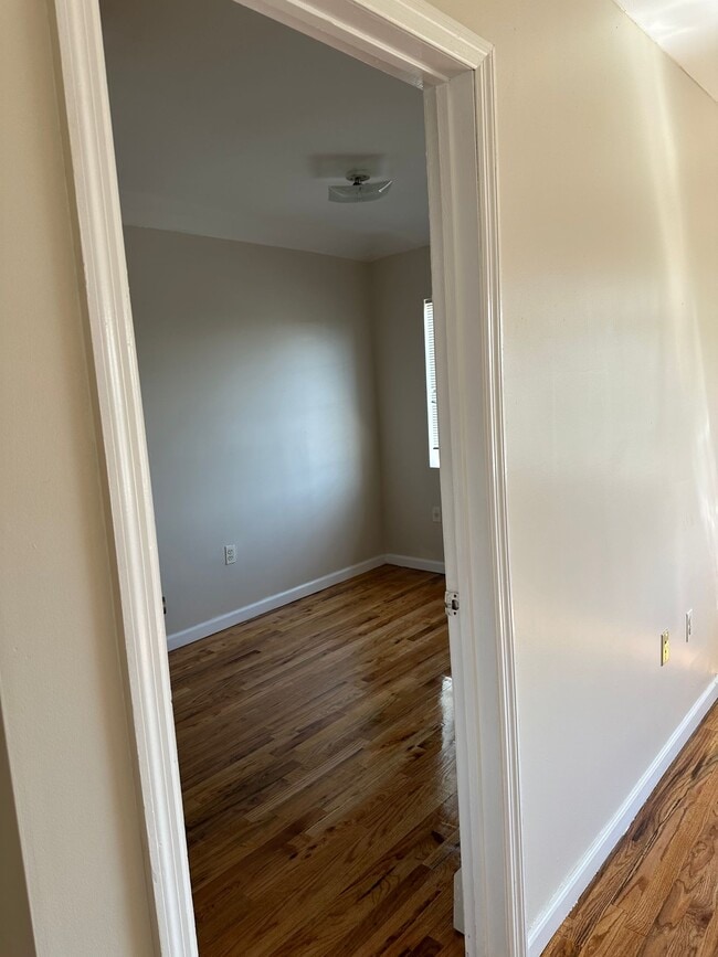 2861 Grace Ave, Unit Apt 1 in Bronx, NY - Building Photo - Building Photo