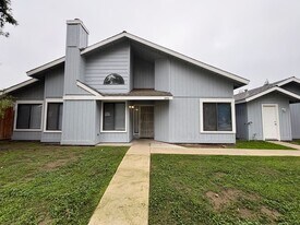 1642 N Goddard St in Visalia, CA - Building Photo