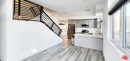 1224 Alexandria Ave in Los Angeles, CA - Building Photo - Building Photo