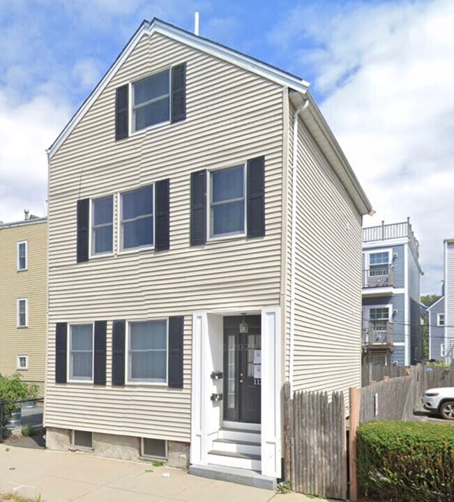 112 W 7th St, Unit 2 in Boston, MA - Building Photo