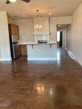 203 Railroad St-Unit -3E in Buda, TX - Foto de edificio - Building Photo