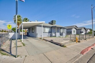 1300 E Nelson Ave in North Las Vegas, NV - Building Photo - Building Photo