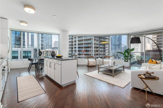 301 Main St in San Francisco, CA - Building Photo - Building Photo