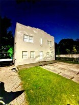 6828 NW 3rd Ave in Miami, FL - Building Photo