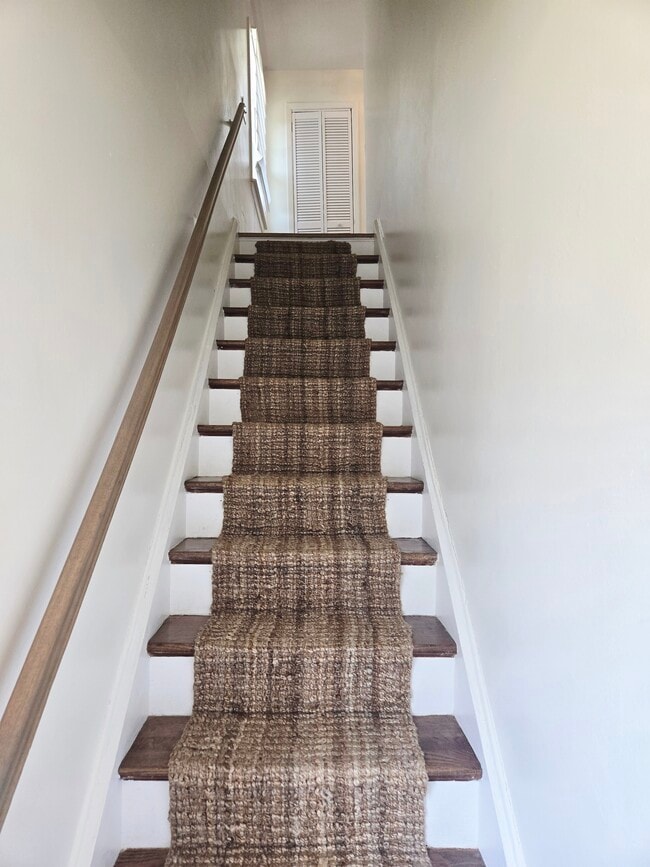 364 Westwood Ave, Unit 36 in Long Branch, NJ - Foto de edificio - Building Photo