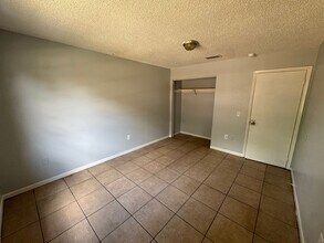 911 N Iowa Ave in Lakeland, FL - Foto de edificio - Building Photo