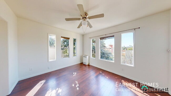 834 Laguna Ave in Los Angeles, CA - Building Photo - Building Photo