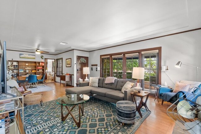 467 Irving Dr in Burbank, CA - Building Photo - Building Photo