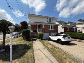 480 Central Blvd, Unit 2 in Fort Lee, NJ - Building Photo