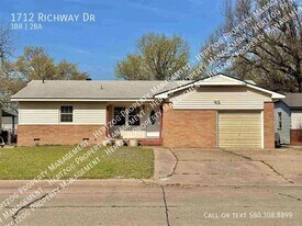 1712 Richway Dr in Ponca City, OK - Building Photo
