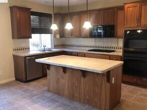 5666 Arcadia Cir in Discovery Bay, CA - Building Photo - Building Photo