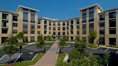 Lofts 590 in Arlington, VA - Building Photo - Building Photo