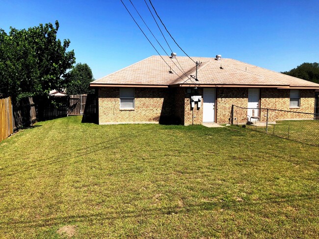 106 Horseshoe Dr in Copperas Cove, TX - Foto de edificio - Building Photo