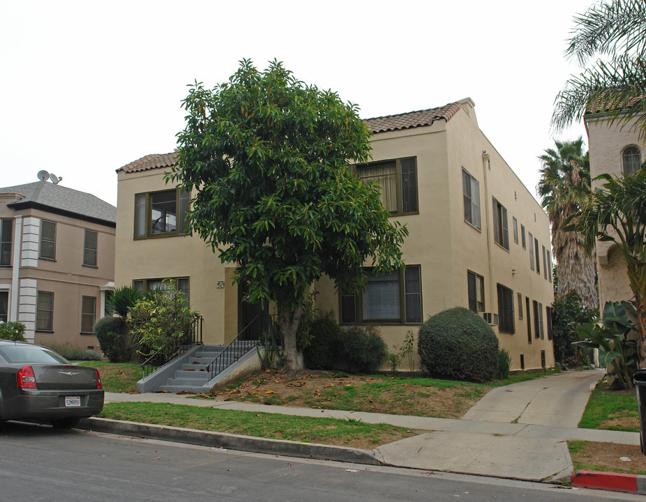 622 N Genesee Ave in Los Angeles, CA - Building Photo