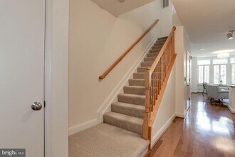 1633 N Colonial Terrace in Arlington, VA - Building Photo - Building Photo