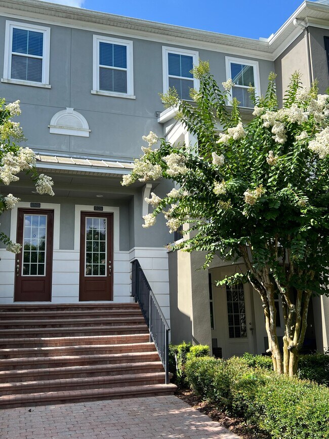 property at 525 Lanark Ct