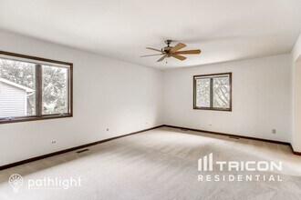 2479 Lakeside Dr in Aurora, IL - Building Photo - Building Photo