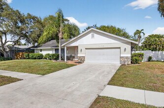 4135 Bay Laurel Way in Boca Raton, FL - Foto de edificio - Building Photo