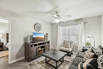 20000 Saums Rd in Katy, TX - Building Photo - Building Photo