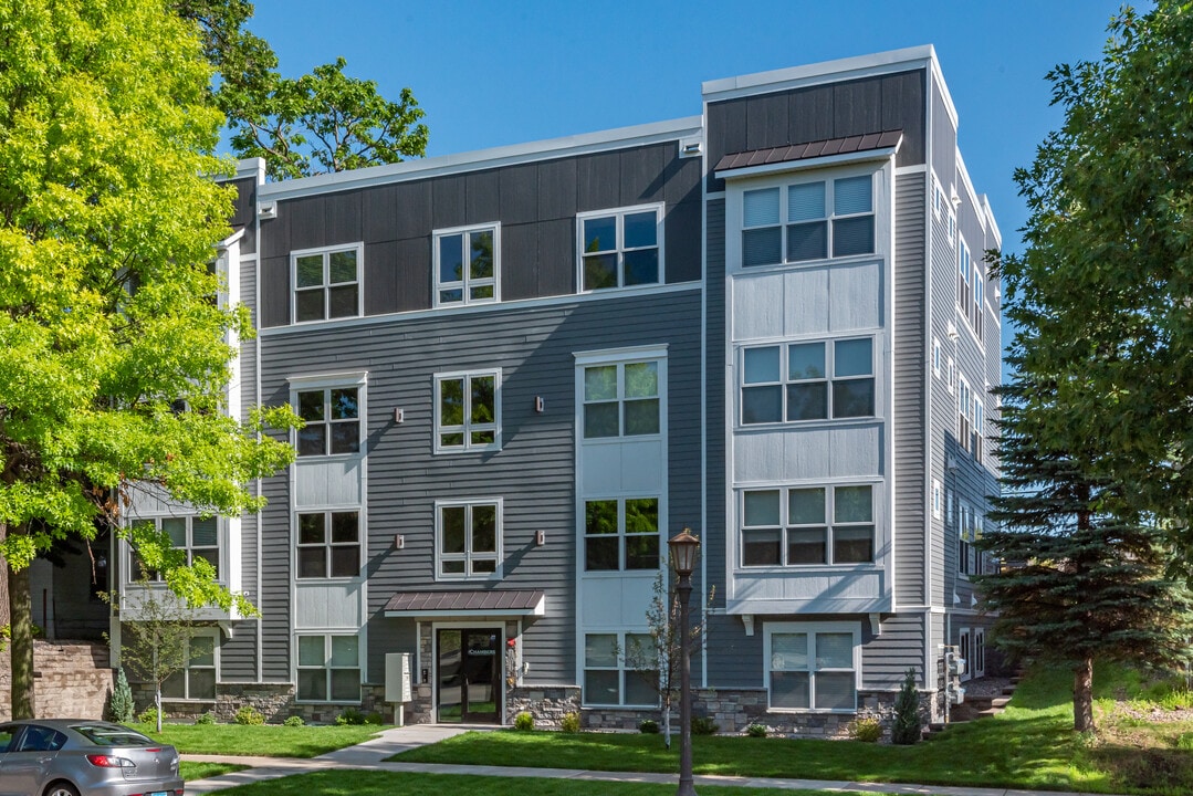 The Chambers Apartments on Marshall in St. Paul, MN - Foto de edificio