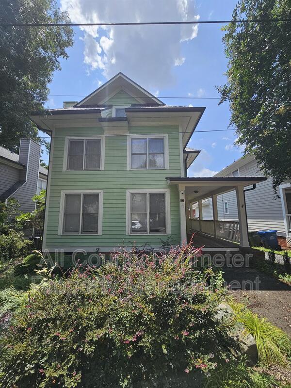 property at 79 Hammock Pl SE