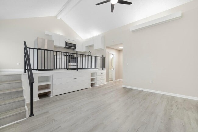 property at 3814 Memorial Blvd
