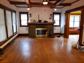 1833 E 9th St in Des Moines, IA - Building Photo - Building Photo